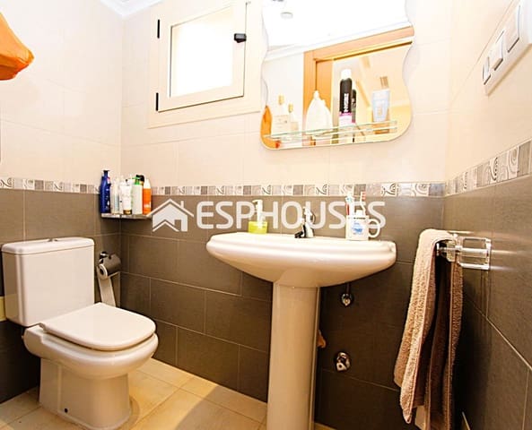 3 slaapkamer Bungalow te koop in Los Secanos, Guardamar del Segura met zwembad garage - € 249.000 (Ref: 8687827)