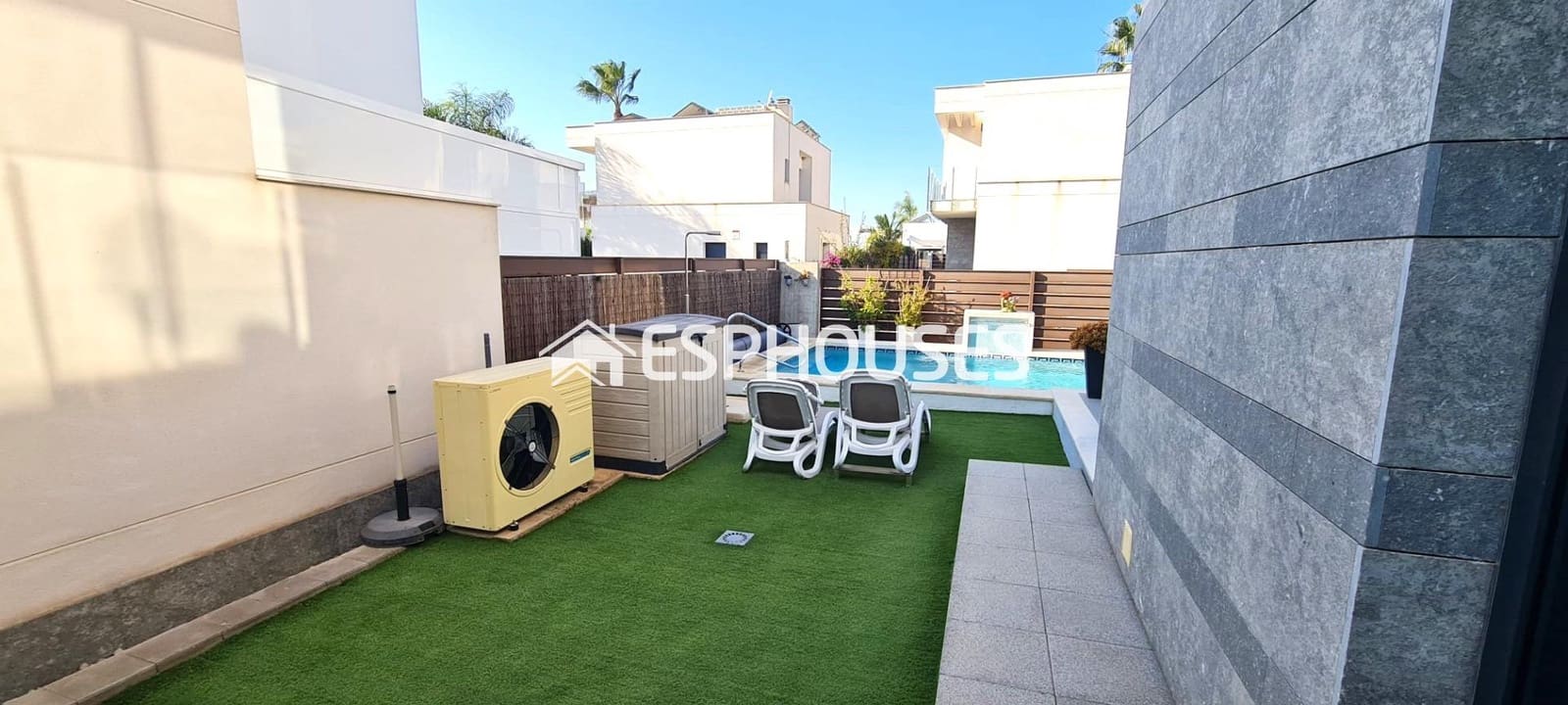 3 slaapkamer Villa te koop in Vistabella met garage - € 330.000 (Ref: 8702812)