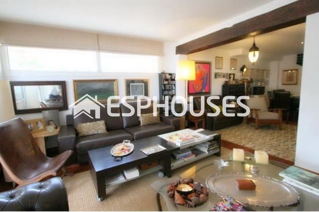 4 bedroom Bungalow for sale in Altea with pool garage - € 1,600,000 (Ref: 8702814)