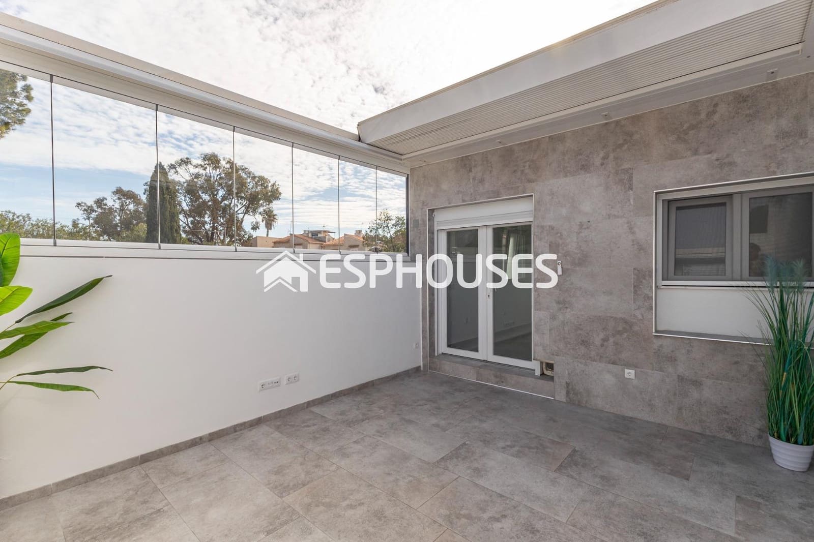 2 soveværelse Bungalow til salg i Guardamar del Segura med swimmingpool - € 215.000 (Ref: 8760115)