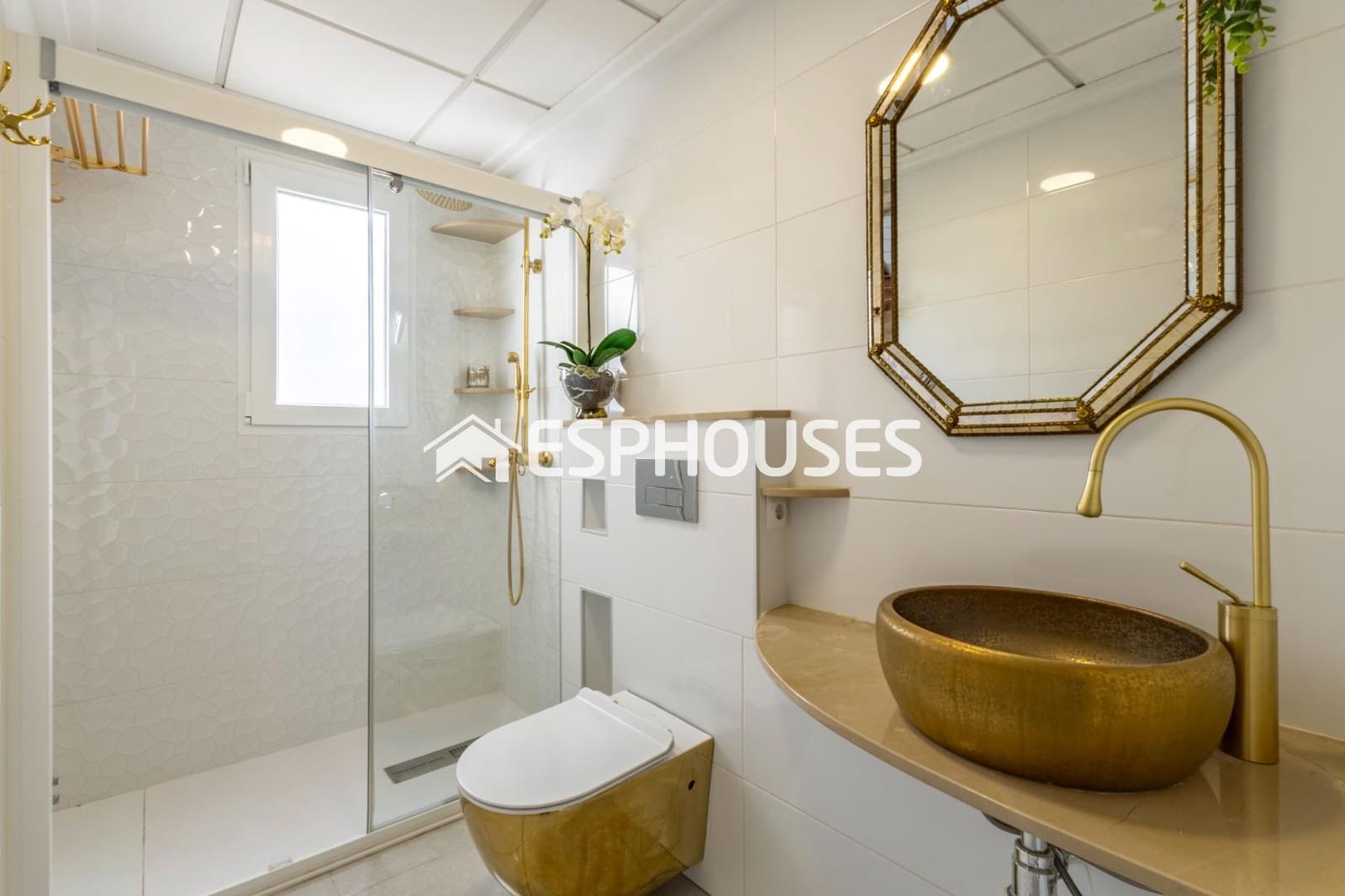 2 soveværelse Bungalow til salg i Guardamar del Segura med swimmingpool - € 215.000 (Ref: 8760115)