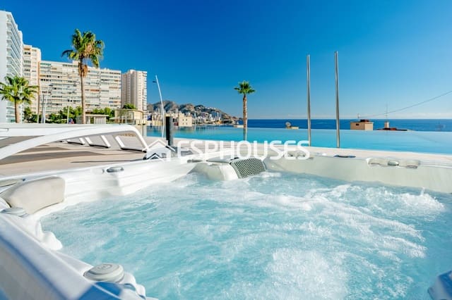 2 soverom Villa til salgs i Playa Poniente, Benidorm med svømmebasseng garasje - € 1 600 000 (Ref: 8760121)