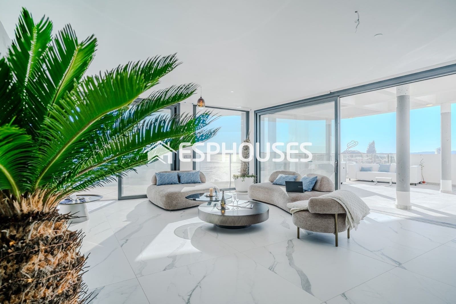 Chalet de 2 habitaciones en Benidorm en venta con piscina garaje - 1.600.000 € (Ref: 8760121)