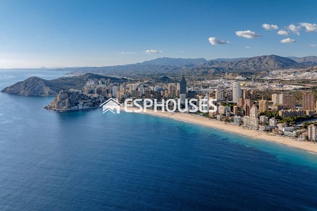 2 soverom Villa til salgs i Playa Poniente, Benidorm med svømmebasseng garasje - € 1 600 000 (Ref: 8760121)