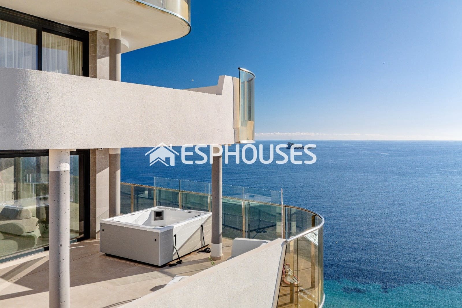 Chalet de 2 habitaciones en Benidorm en venta con piscina garaje - 1.600.000 € (Ref: 8760121)