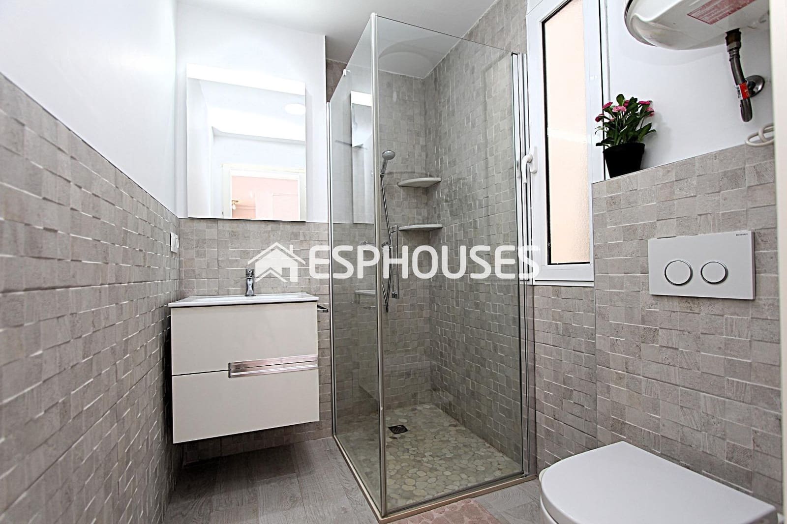 2 bedroom Apartment for sale in Guardamar del Segura - € 230,000 (Ref: 8760122)