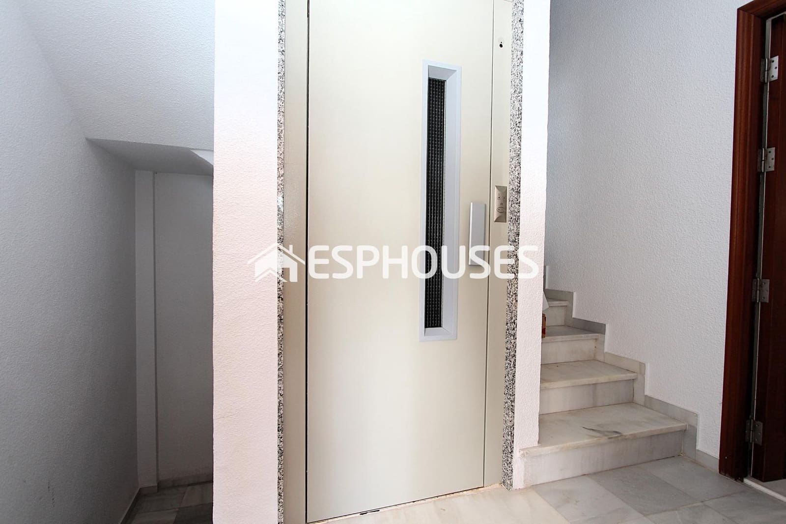 2 bedroom Apartment for sale in Guardamar del Segura - € 230,000 (Ref: 8760122)