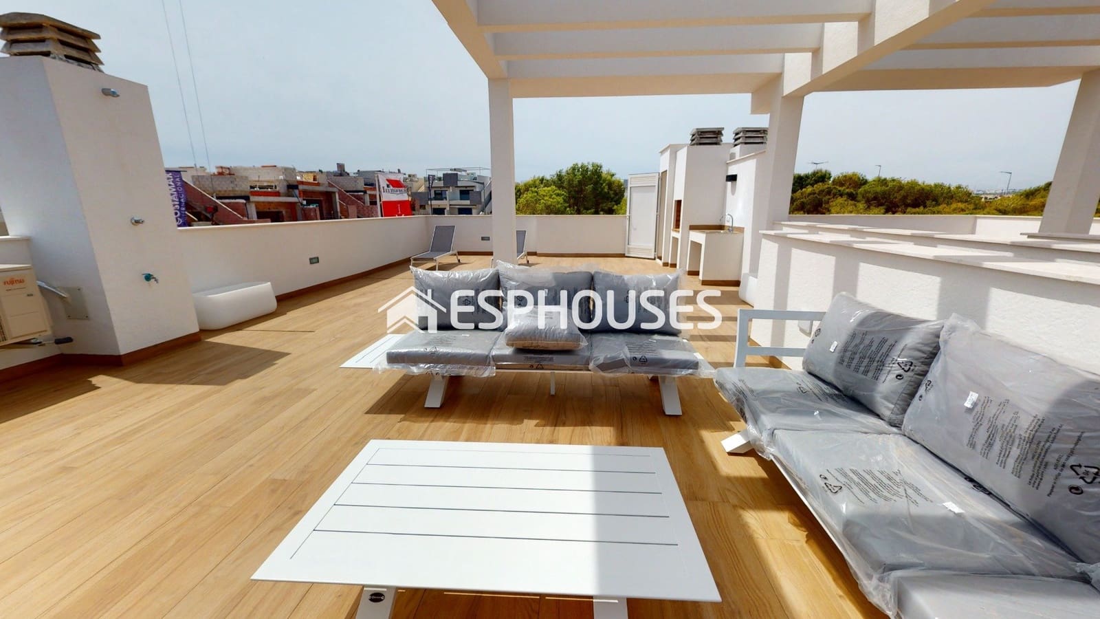 2 bedroom Bungalow for sale in Torrevieja with pool - € 319,900 (Ref: 8760132)