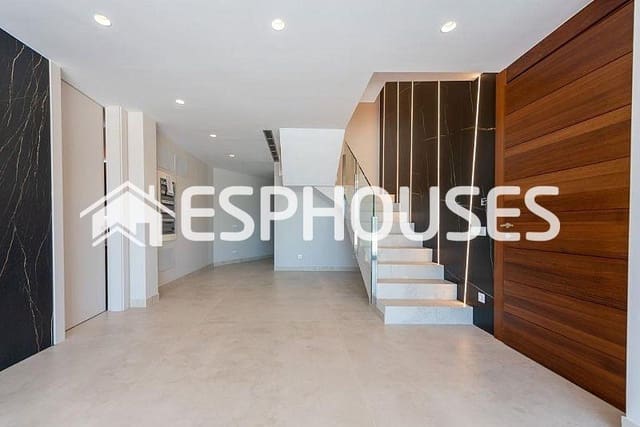 4 sovrum Lägenhet till salu i Playa Poniente, Benidorm med pool garage - 1 650 000 € (Ref: 8760139)