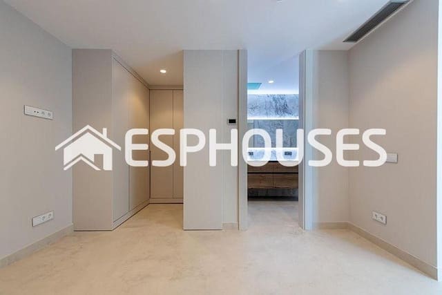 4 sovrum Lägenhet till salu i Playa Poniente, Benidorm med pool garage - 1 650 000 € (Ref: 8760139)