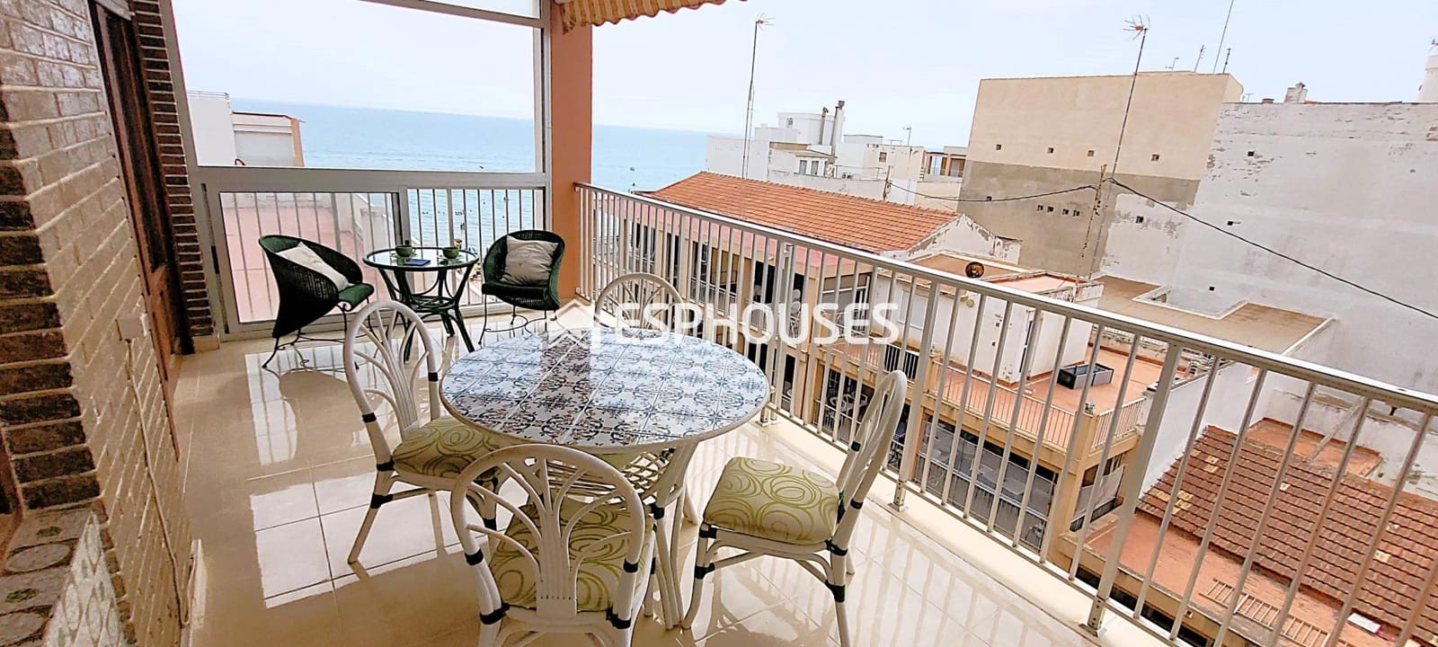 3 sovrum Lägenhet till salu i Guardamar del Segura med garage - 249 000 € (Ref: 9444041)