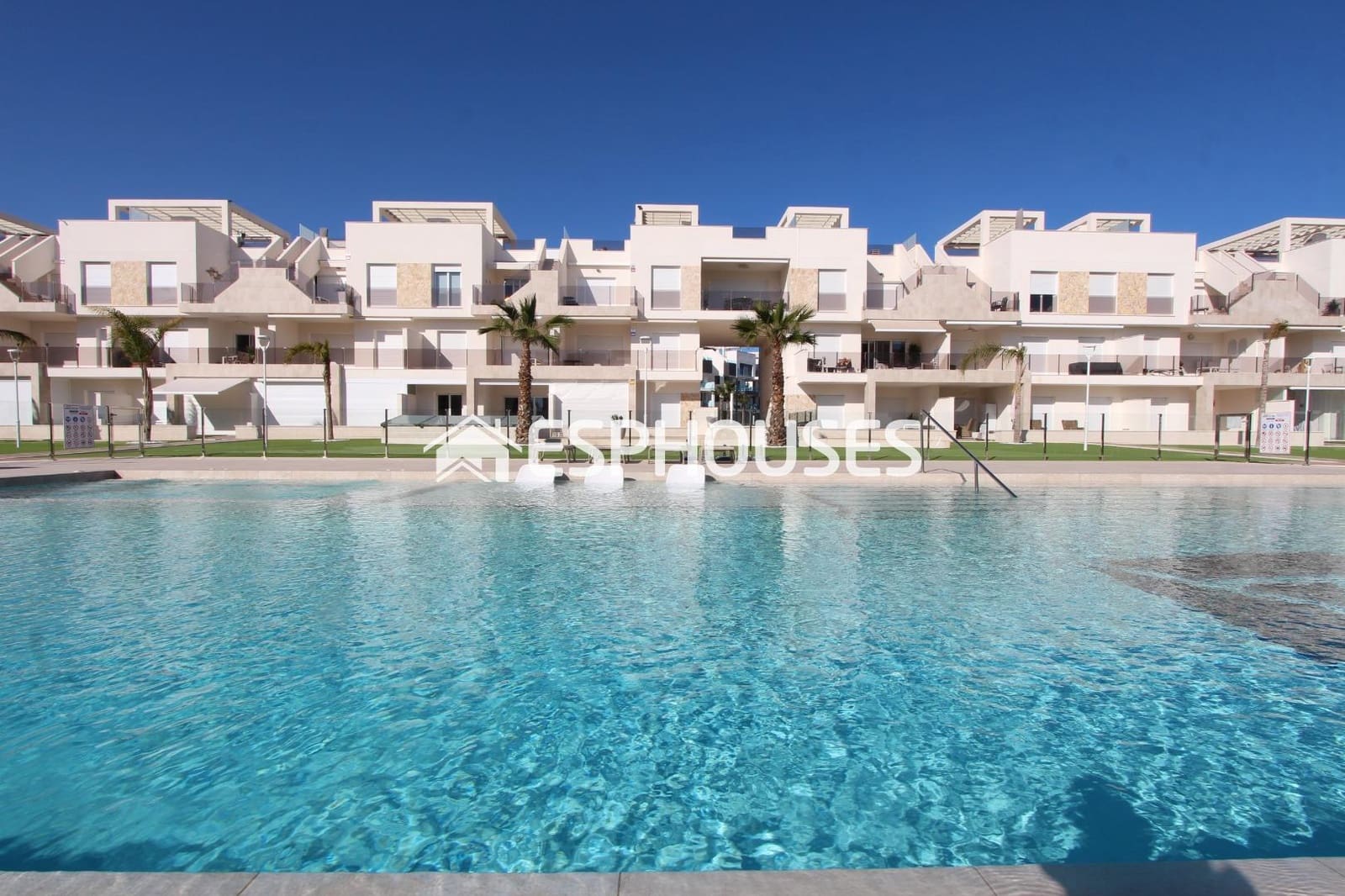 2 chambre Appartement à vendre à Guardamar del Segura avec piscine garage - 330 000 € (Ref: 9444042)