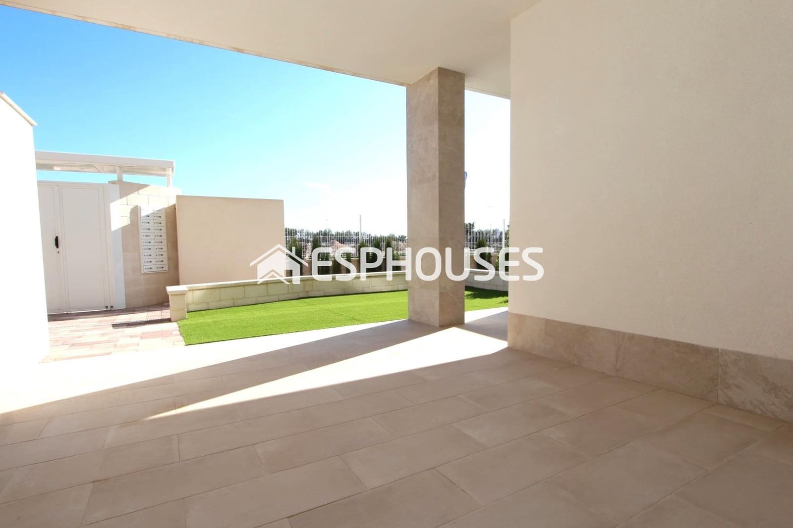 2 chambre Appartement à vendre à Guardamar del Segura avec piscine garage - 330 000 € (Ref: 9444042)