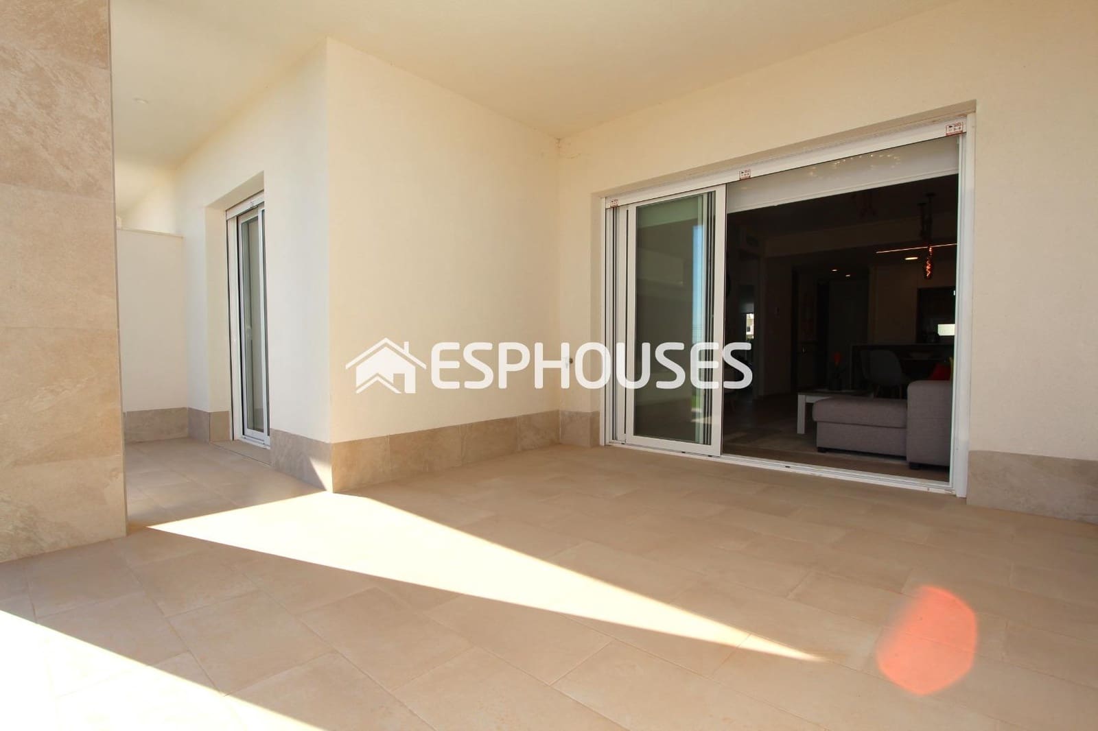 2 chambre Appartement à vendre à Guardamar del Segura avec piscine garage - 330 000 € (Ref: 9444042)