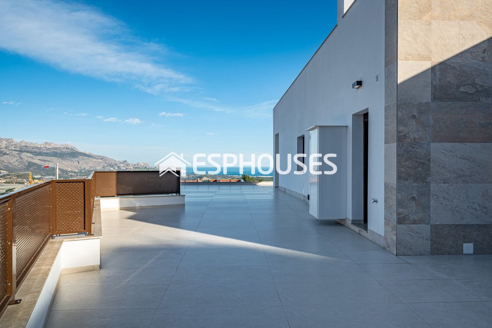 Chalet de 3 habitaciones en Polop en venta con piscina garaje - 792.000 € (Ref: 9444052)