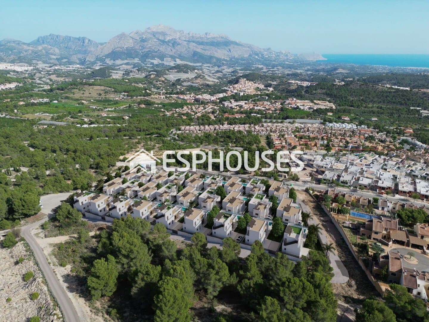 Chalet de 3 habitaciones en Polop en venta con piscina garaje - 739.000 € (Ref: 9444053)