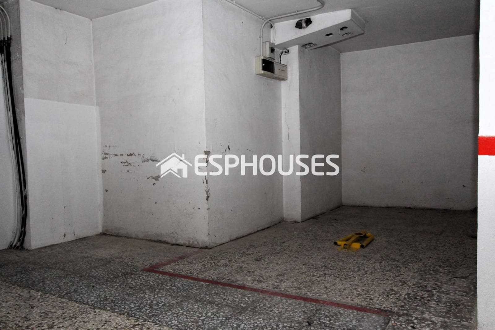 Garage te koop in Guardamar del Segura - € 12.000 (Ref: 9444055)
