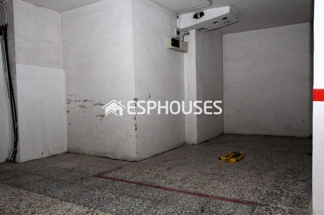 Garage te koop in Guardamar Playa, Guardamar del Segura - € 12.000 (Ref: 9444055)