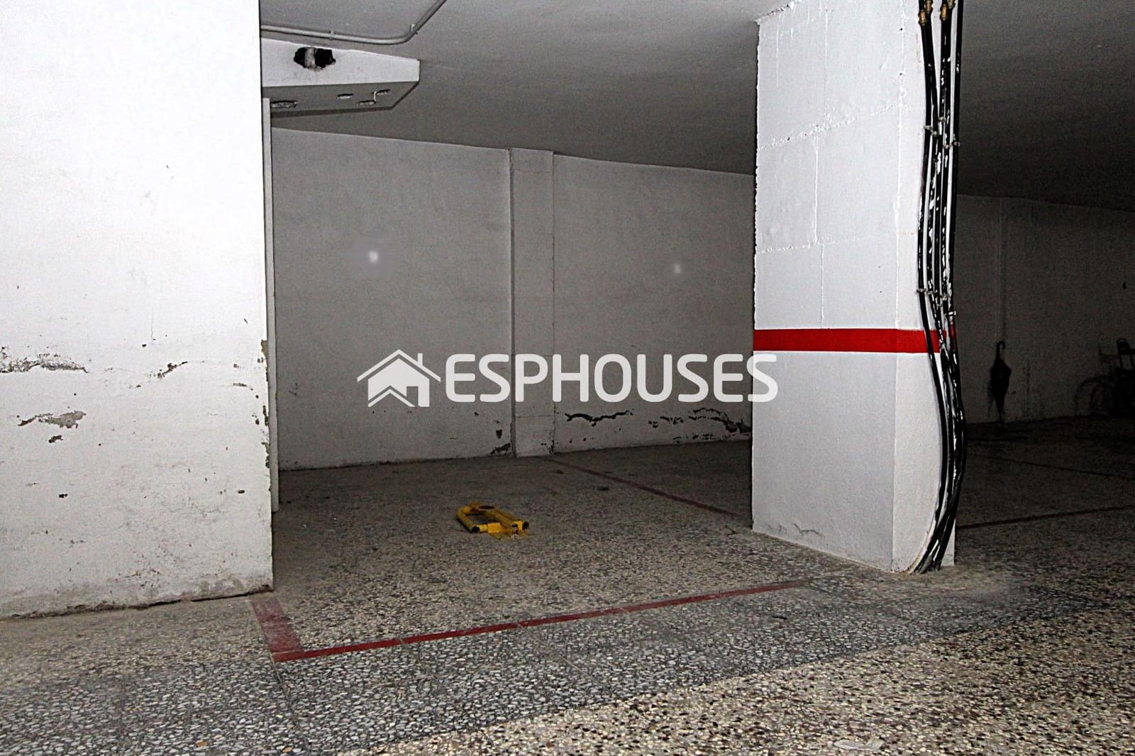 Garage te koop in Guardamar del Segura - € 12.000 (Ref: 9444055)