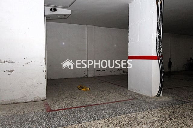 Garage te koop in Guardamar Playa, Guardamar del Segura - € 12.000 (Ref: 9444055)