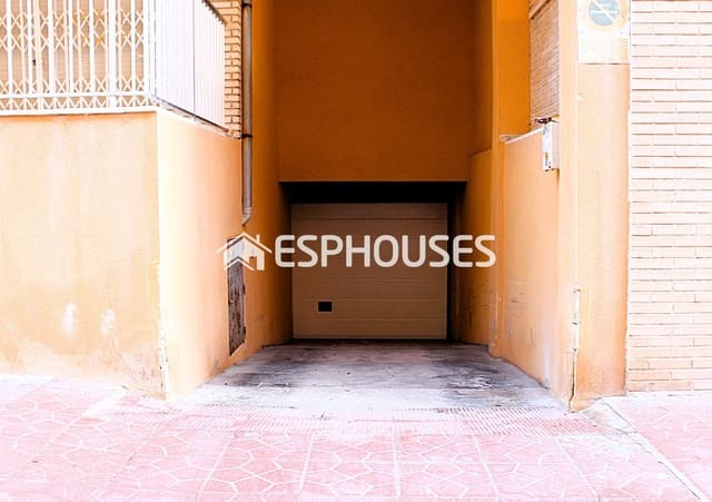 Garasje til salgs i Guardamar Playa, Guardamar del Segura - € 12 000 (Ref: 9444055)