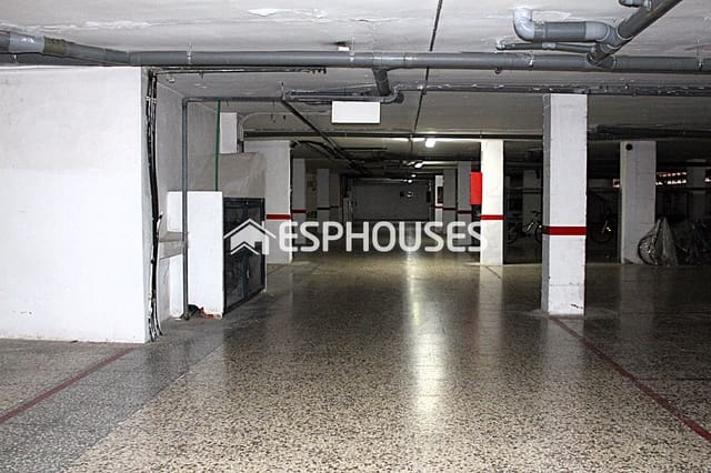 Garasje til salgs i Guardamar Playa, Guardamar del Segura - € 12 000 (Ref: 9444055)