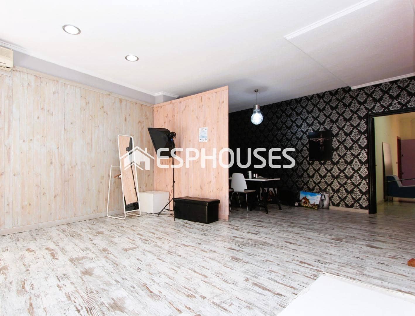 Kommersiell til salgs i Guardamar del Segura - € 115 000 (Ref: 9444056)