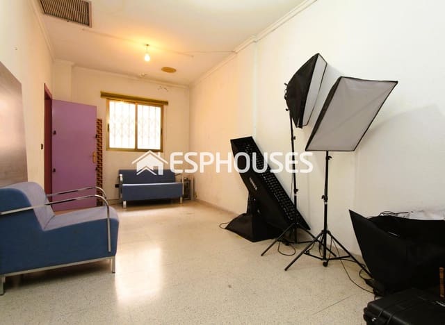 Kommersiell til salgs i Zona Pueblo, Guardamar del Segura - € 115 000 (Ref: 9444056)