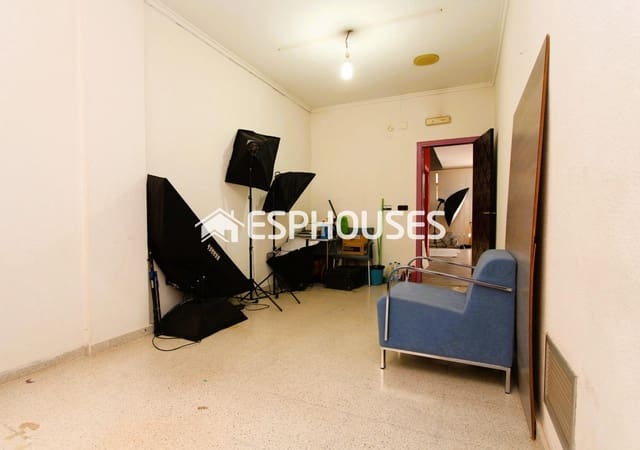 Kommersiell til salgs i Zona Pueblo, Guardamar del Segura - € 115 000 (Ref: 9444056)