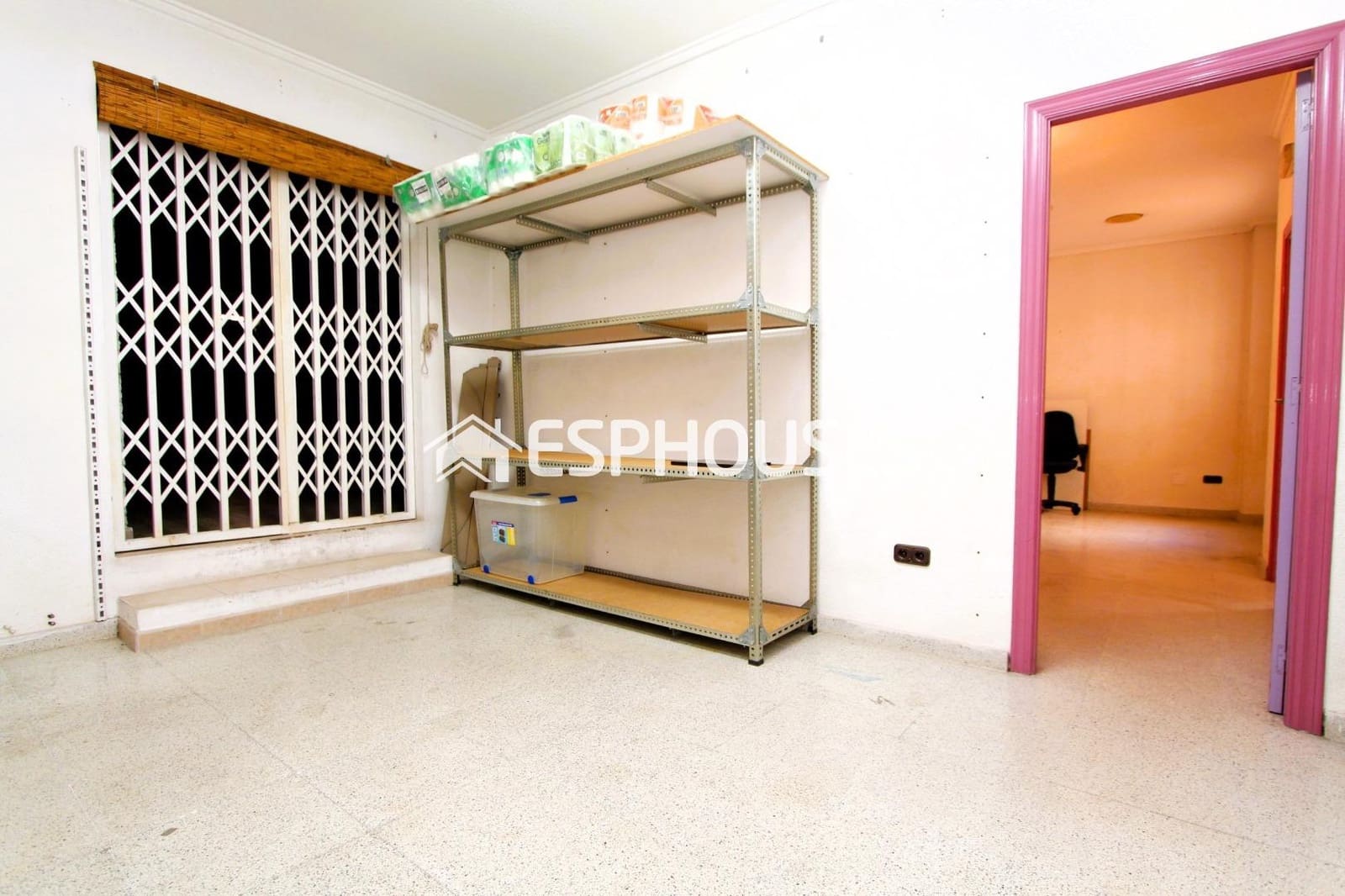 Kommersiell til salgs i Guardamar del Segura - € 115 000 (Ref: 9444056)