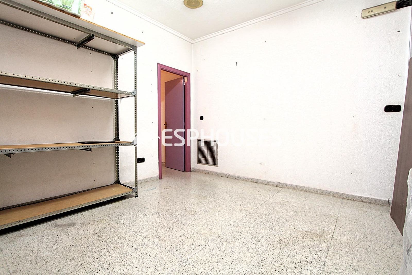 Kommersiell til salgs i Guardamar del Segura - € 115 000 (Ref: 9444056)