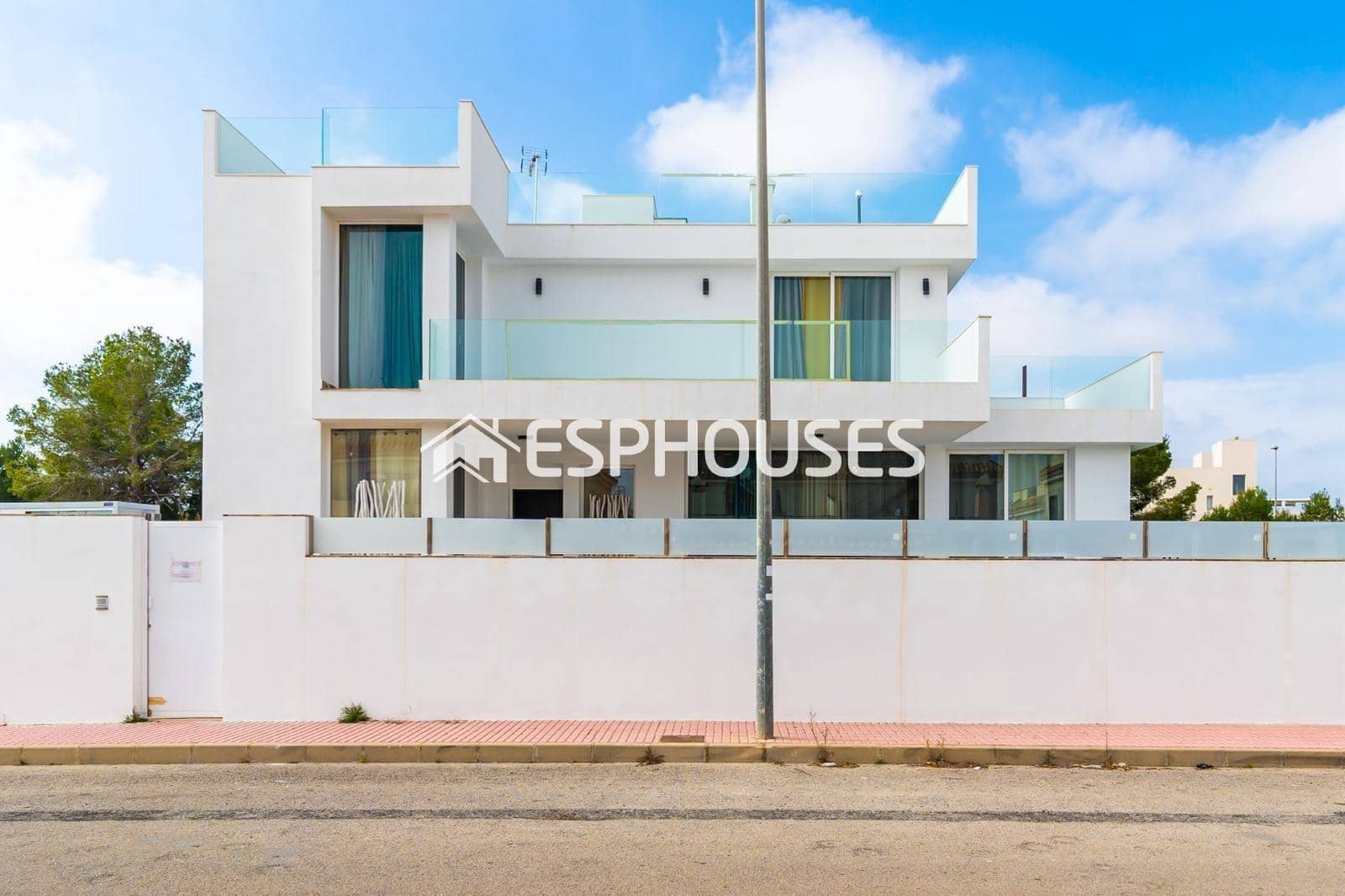 3 sypialnia Willa na sprzedaż w Orihuela Costa z basenem garażem - 575 000 € (Ref: 9444067)