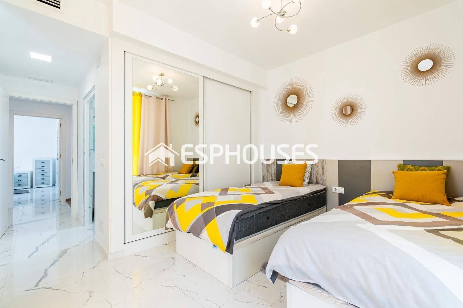 3 sypialnia Willa na sprzedaż w Orihuela Costa z basenem garażem - 575 000 € (Ref: 9444067)