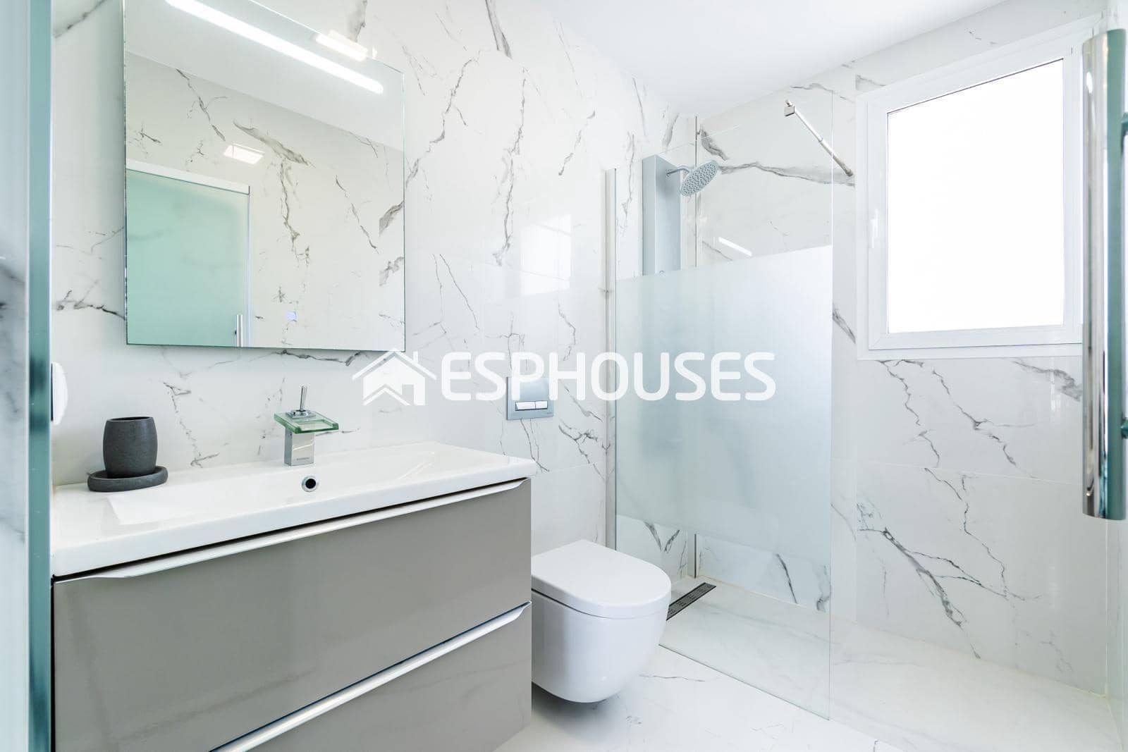 3 sypialnia Willa na sprzedaż w Orihuela Costa z basenem garażem - 575 000 € (Ref: 9444067)