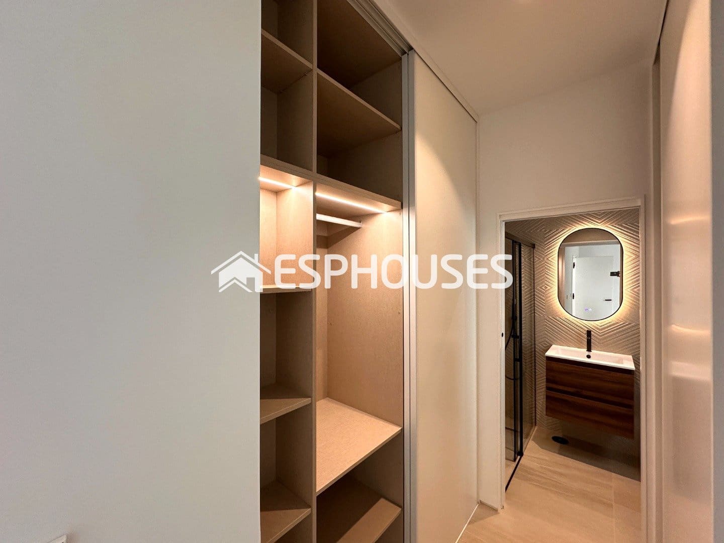 2 makuuhuone Huoneisto myytävänä paikassa Los Cuarteros mukana uima-altaan - 299 950 € (Ref: 9444084)
