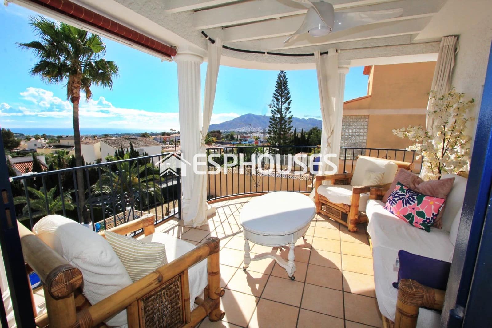 5 sypialnia Willa na sprzedaż w La Nucia z basenem garażem - 795 000 € (Ref: 9444086)