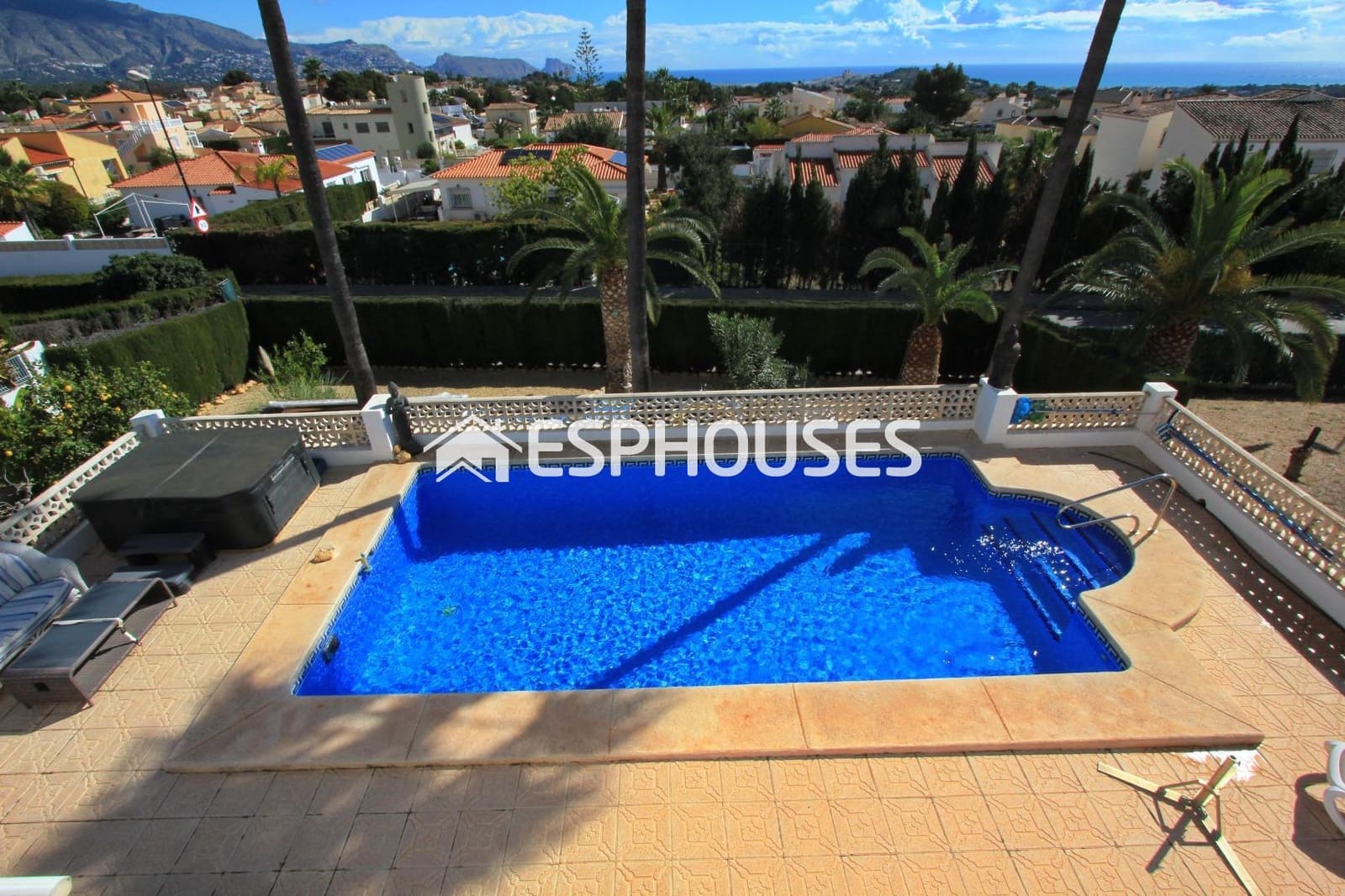 5 sypialnia Willa na sprzedaż w La Nucia z basenem garażem - 795 000 € (Ref: 9444086)