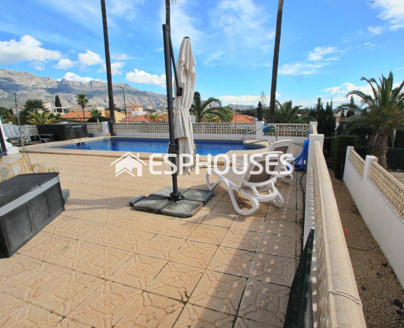 5 sypialnia Willa na sprzedaż w La Nucia z basenem garażem - 795 000 € (Ref: 9444086)