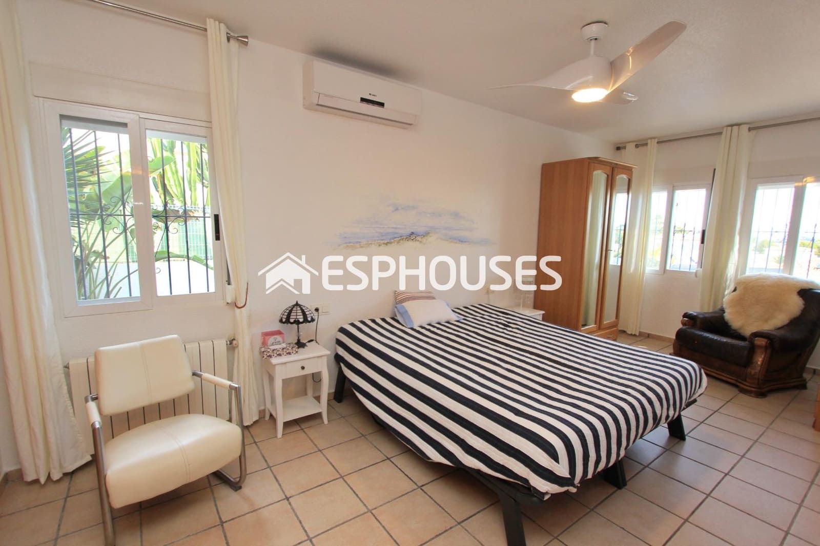 5 sypialnia Willa na sprzedaż w La Nucia z basenem garażem - 795 000 € (Ref: 9444086)