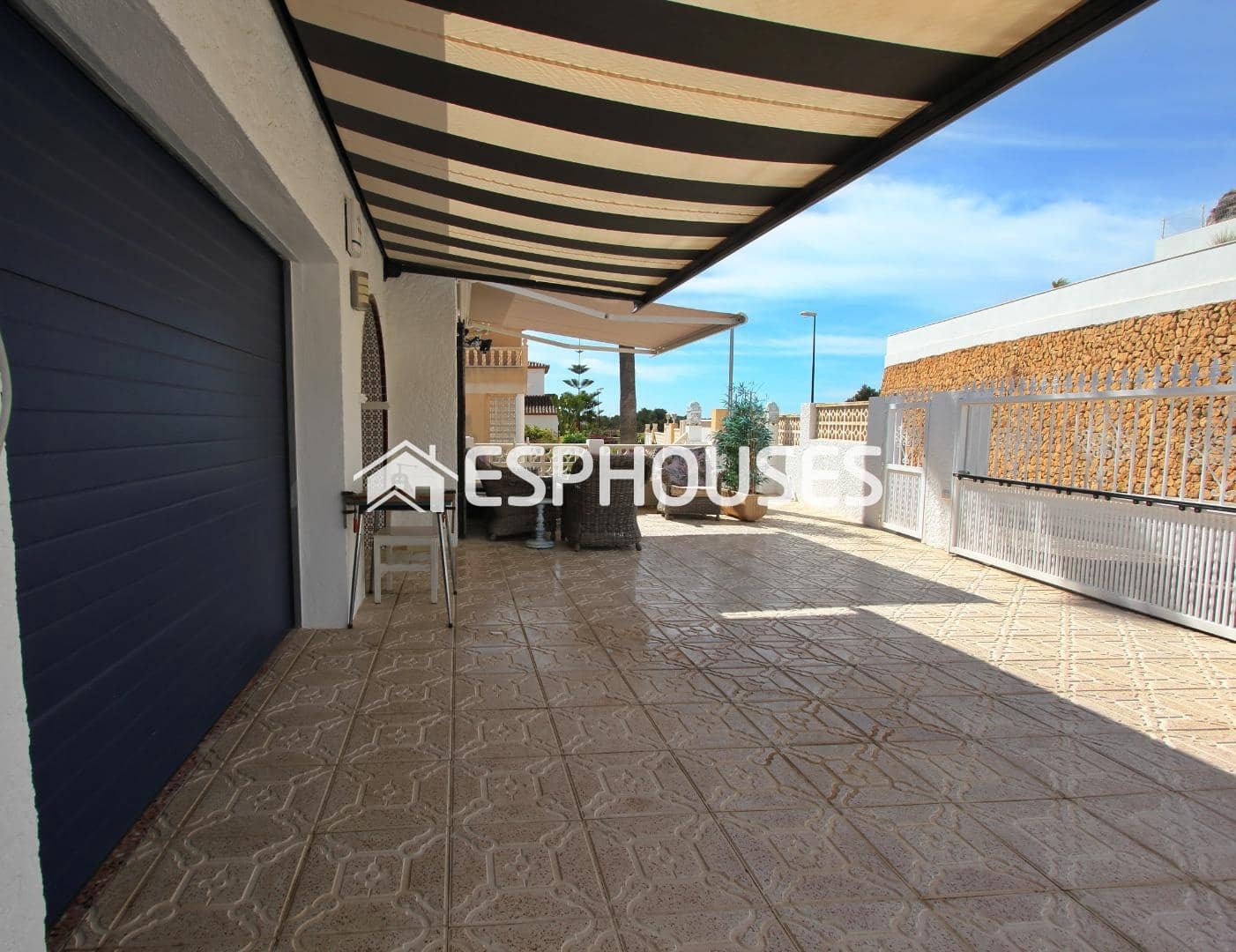 5 sypialnia Willa na sprzedaż w La Nucia z basenem garażem - 795 000 € (Ref: 9444086)