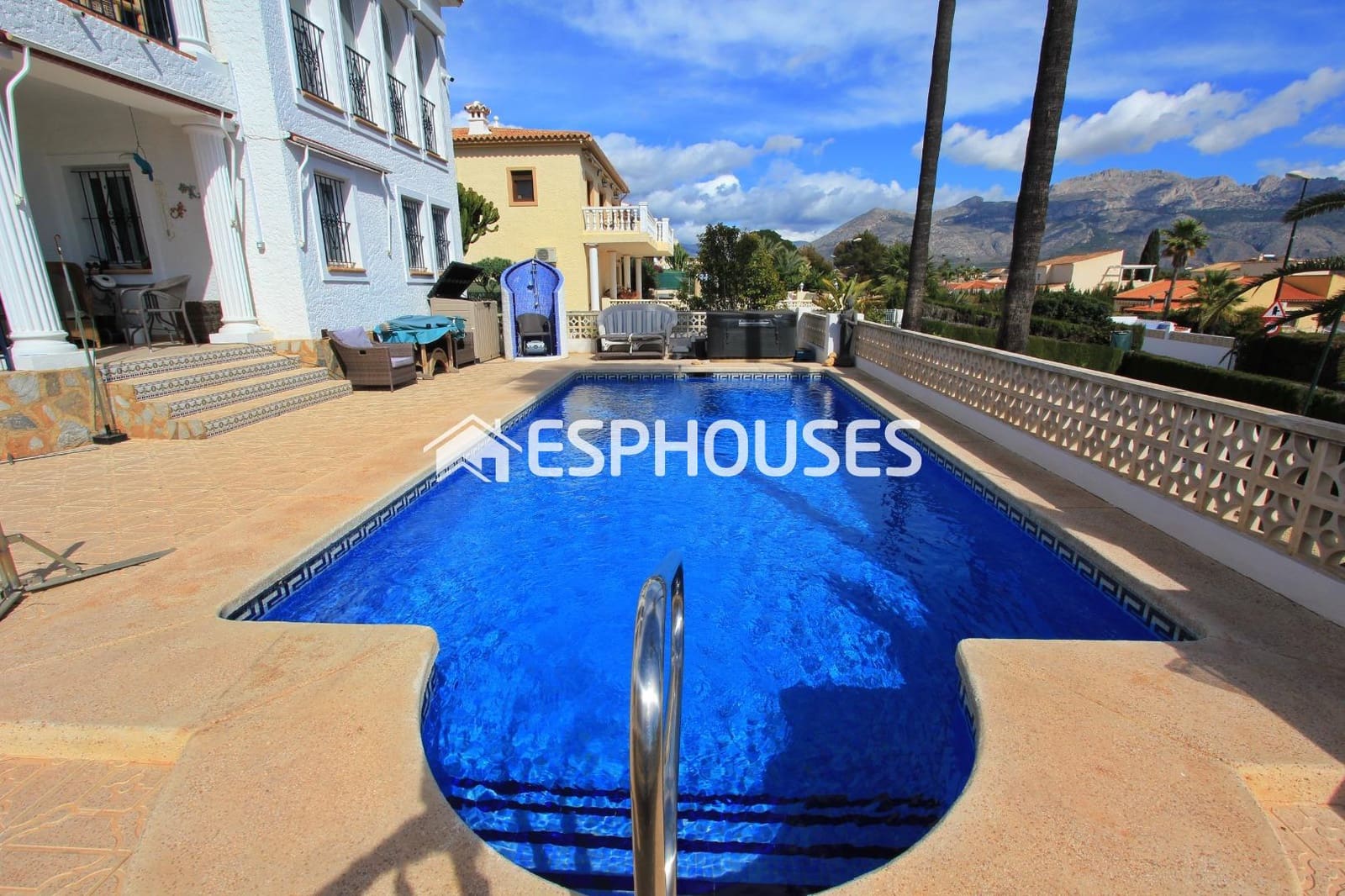 5 sypialnia Willa na sprzedaż w La Nucia z basenem garażem - 795 000 € (Ref: 9444086)