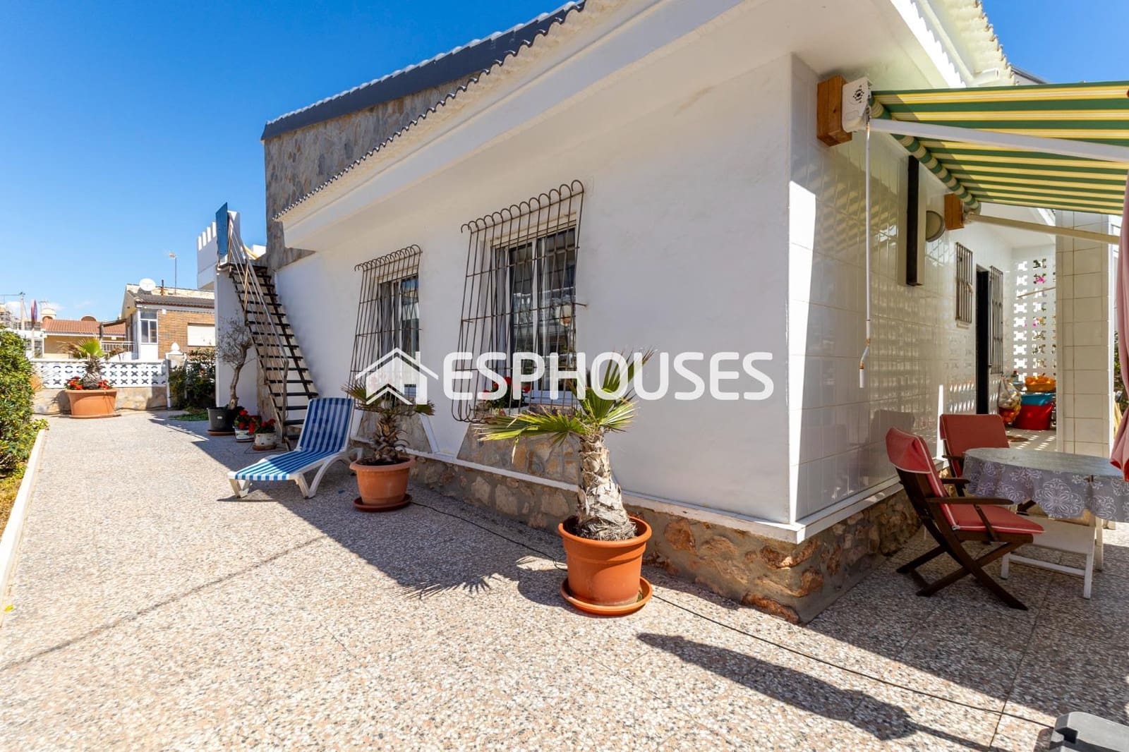 3 chambre Villa/Maison à vendre à La Mata avec garage - 585 000 € (Ref: 9444099)