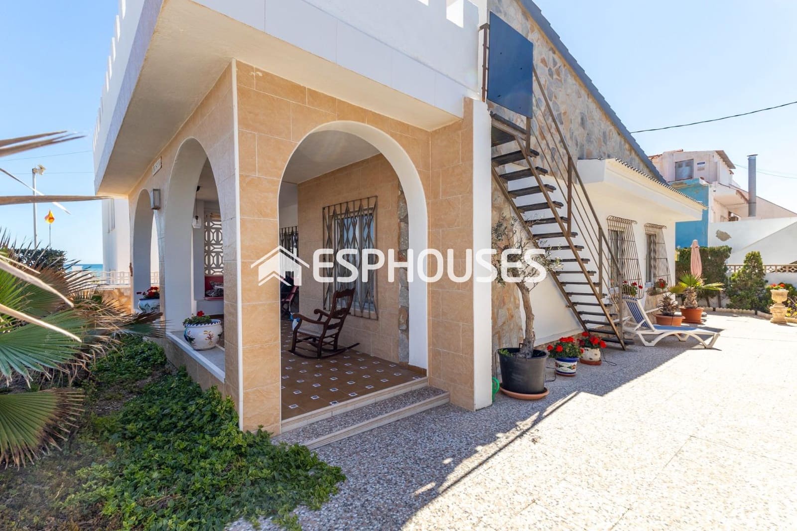 3 chambre Villa/Maison à vendre à La Mata avec garage - 585 000 € (Ref: 9444099)