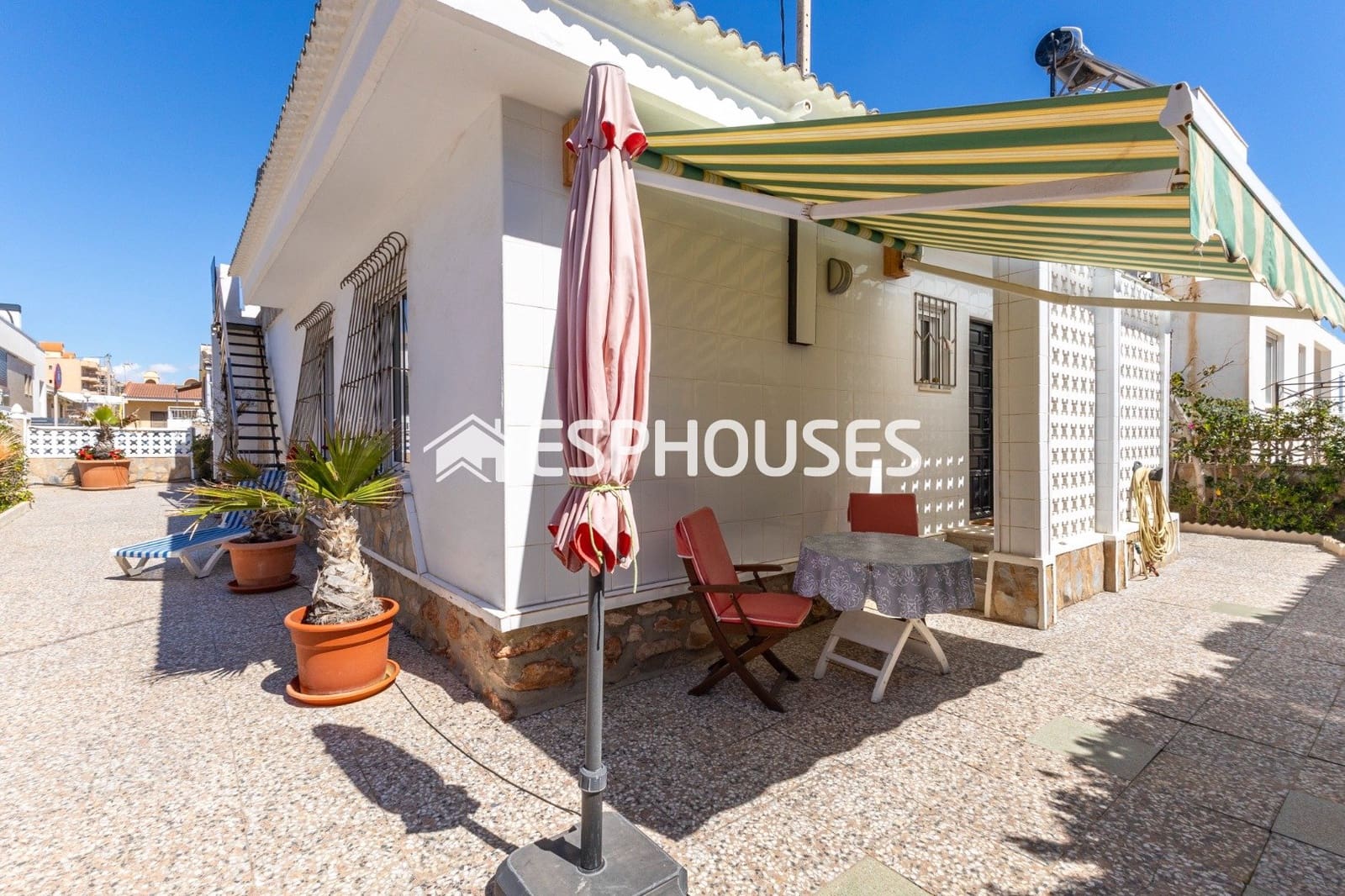 3 bedroom Villa for sale in La Mata with garage - € 585,000 (Ref: 9444099)
