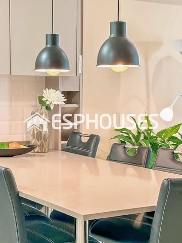 2 makuuhuone Huoneisto myytävänä paikassa Albir, Alfaz del Pi / L'Alfàs del Pi mukana uima-altaan 
autotalli - 375 000 € (Ref: 9444106)