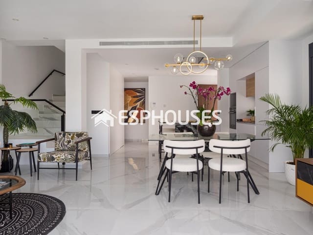 3 slaapkamer Bungalow te koop in San Pedro del Pinatar ciudad, San Pedro del Pinatar met zwembad garage - € 449.000 (Ref: 9444110)