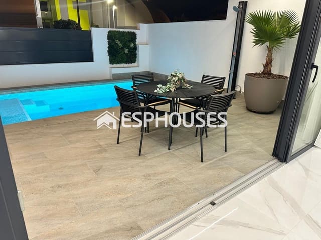 3 soverom Hus til salgs i San Pedro del Pinatar ciudad, San Pedro del Pinatar med svømmebasseng garasje - € 439 000 (Ref: 9444112)
