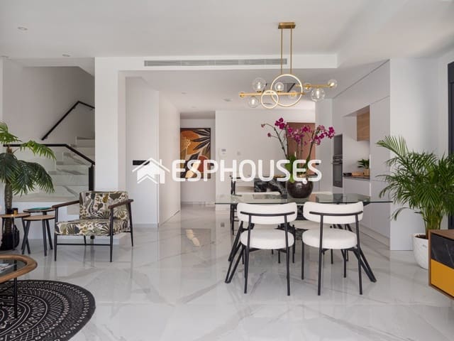 3 soverom Hus til salgs i San Pedro del Pinatar ciudad, San Pedro del Pinatar med svømmebasseng garasje - € 439 000 (Ref: 9444112)
