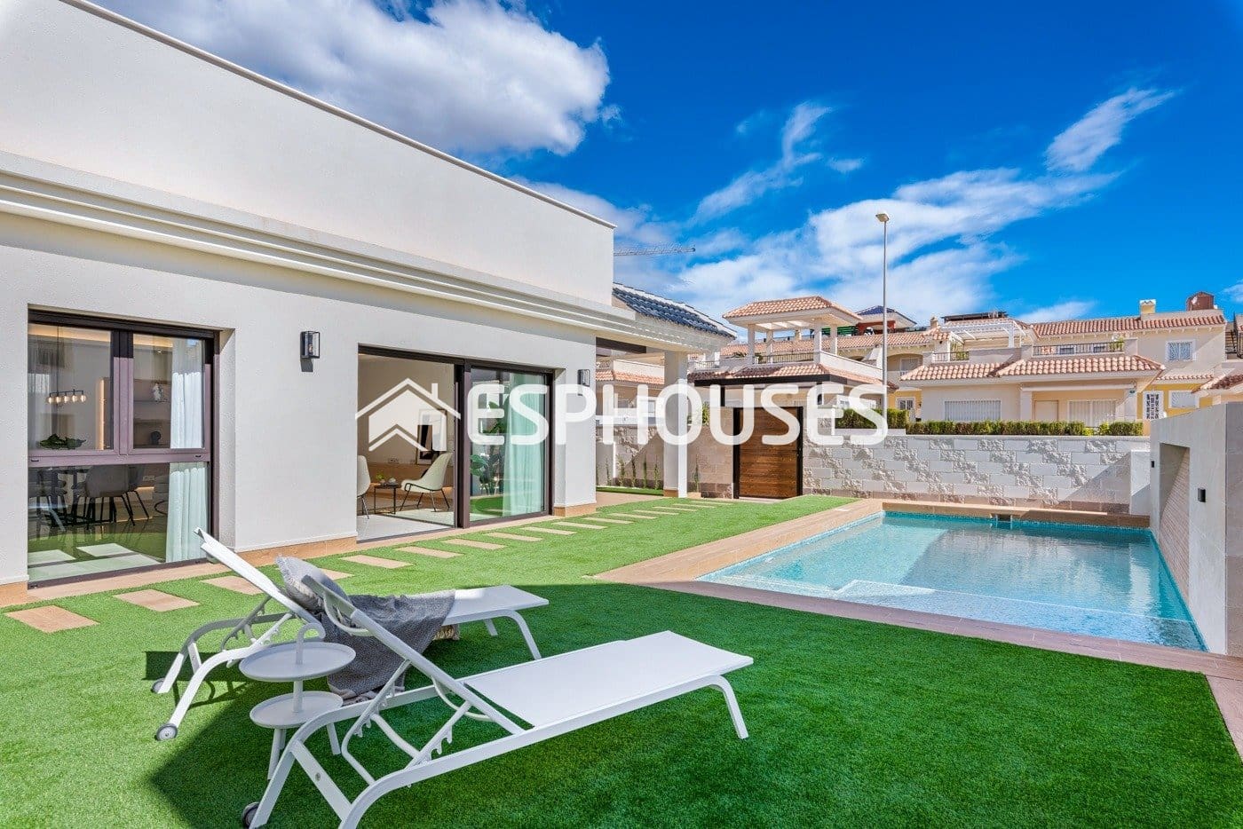 3 slaapkamer Villa te koop in Ciudad Quesada met zwembad - € 766.380 (Ref: 9444118)