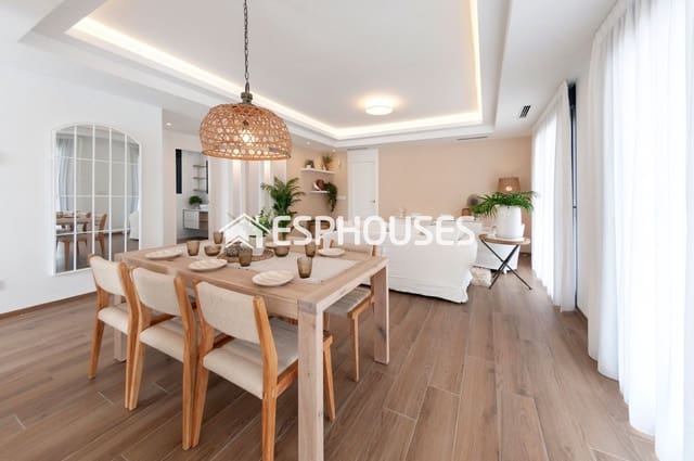 3 soveværelse Villa til salg i Doña Pepa, Rojales med swimmingpool - € 829.663 (Ref: 9444126)